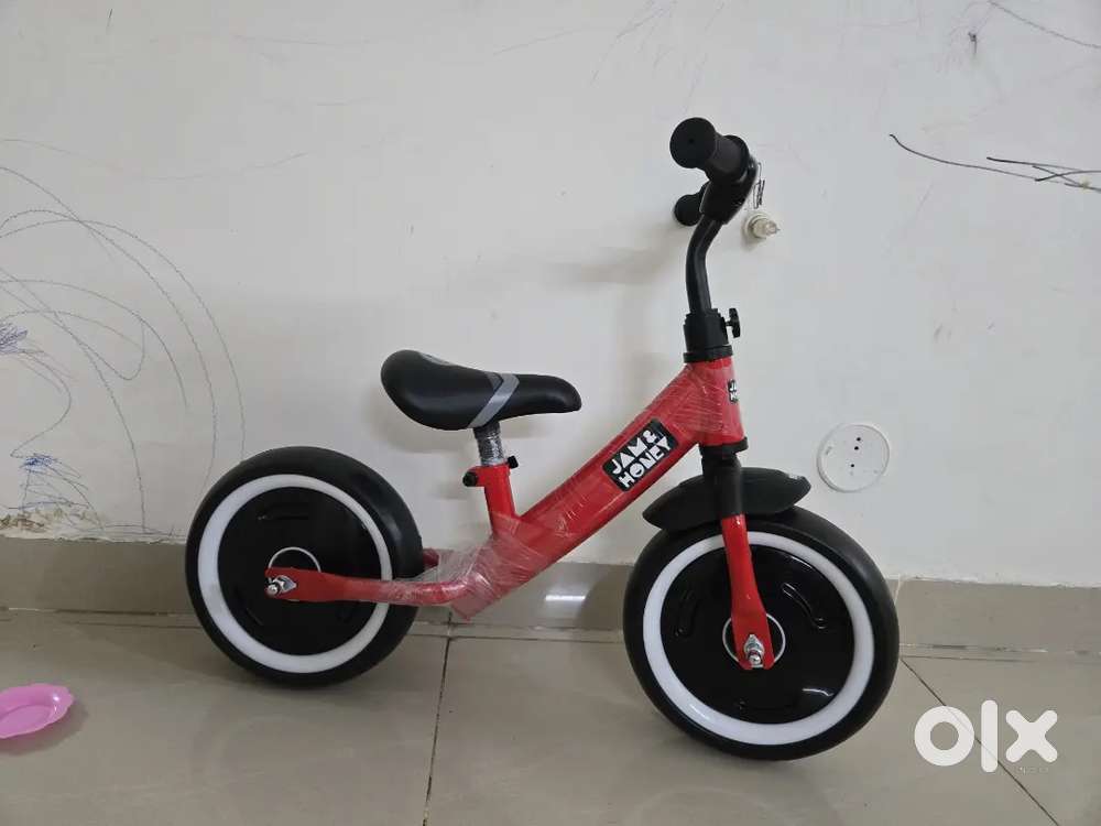 New Unused Kids Pedal free balance cycle