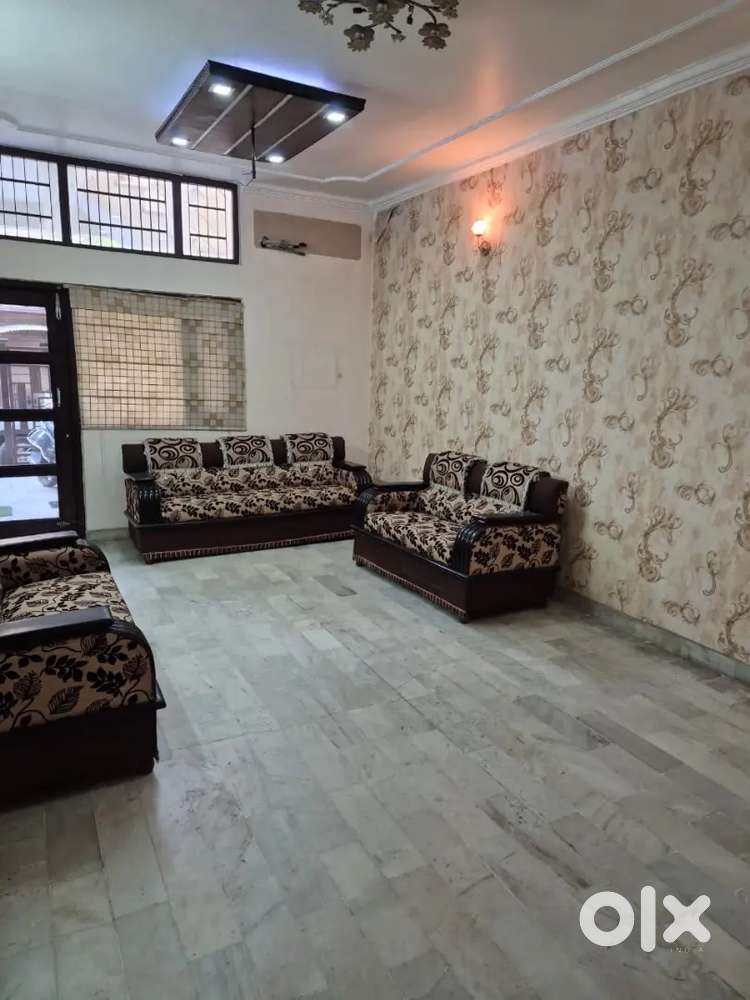 Mig 3 bedrooms DD 1st 2nd floor duplex corner house sale in sector 41a