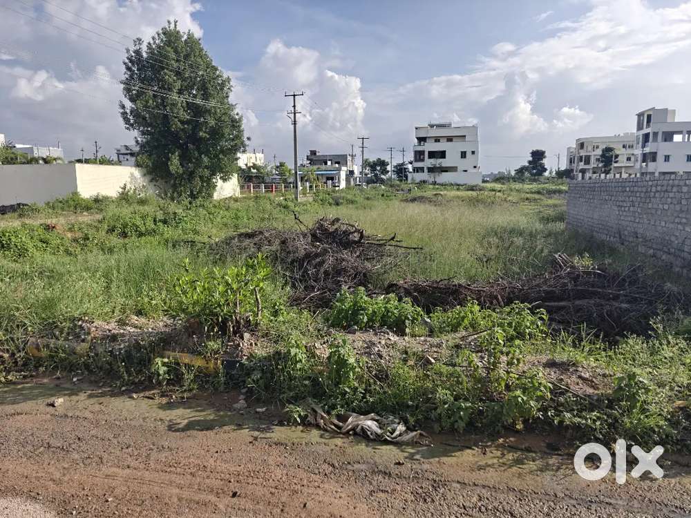 Hi guys I want to sell my plot clear tile near toRCI Main road Balapur