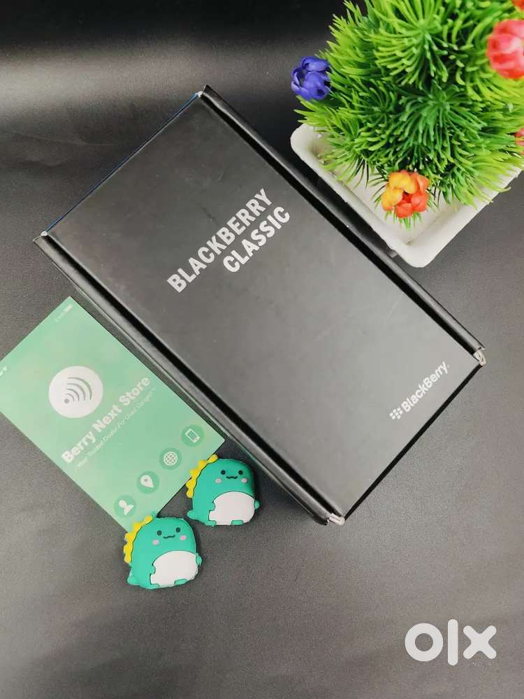 BLACKBERRY CLASSIC - NEXT TO NEW UNUSED DEVICE WITH GENUINE BILL.
