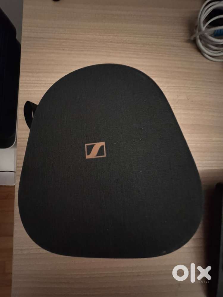 Sennheiser Momentum 4 - Brand New