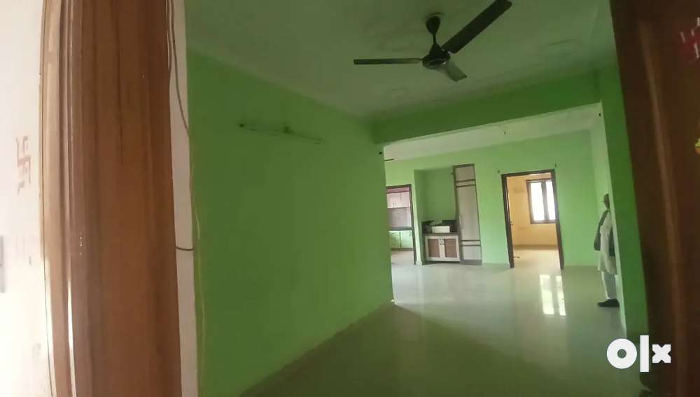 Kashiaradhya property mahmurganj 3 bhk semi furnished flat