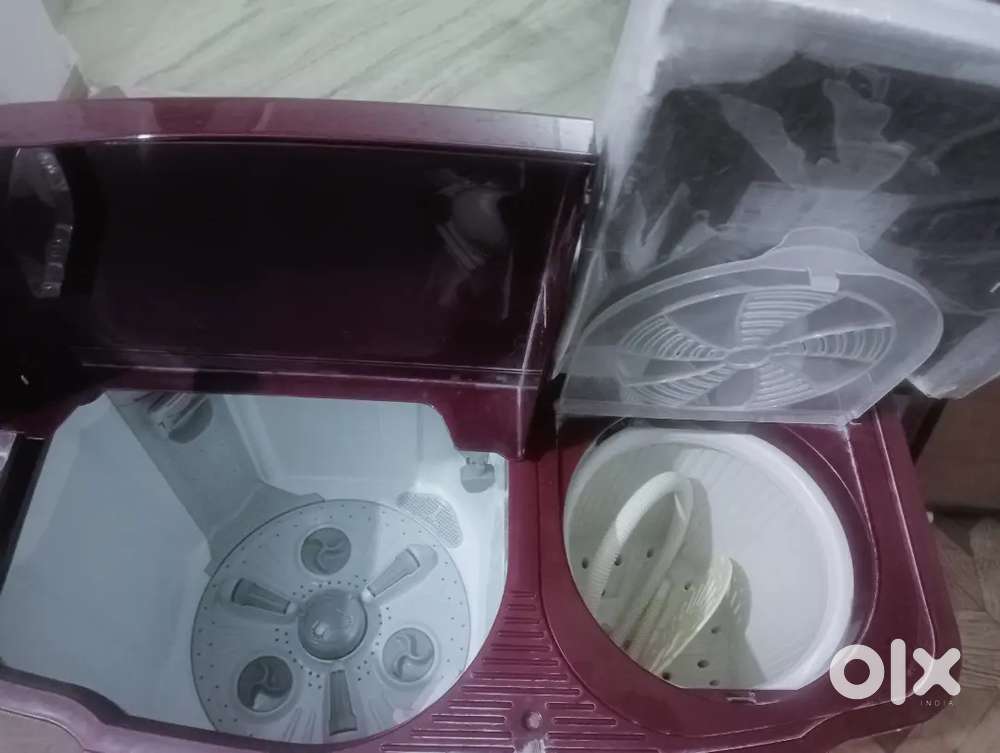 LG semi automatic washing machine Model P8030 SRAZ 8 Kg