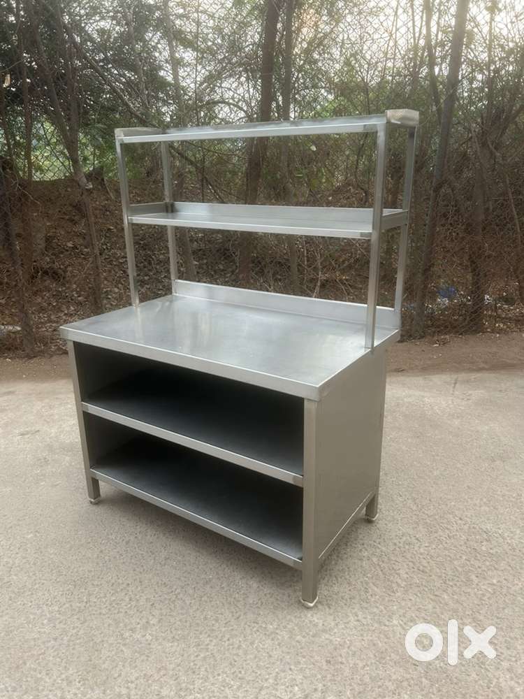 Stainless steel 4ft work table(Overhead selfs)