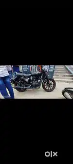 Royal Enfield Classic 350 Dark Stealth Black
