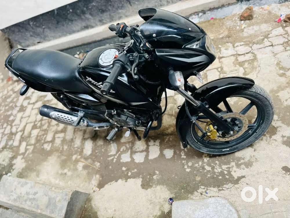 Bajaj pulsar 150cc