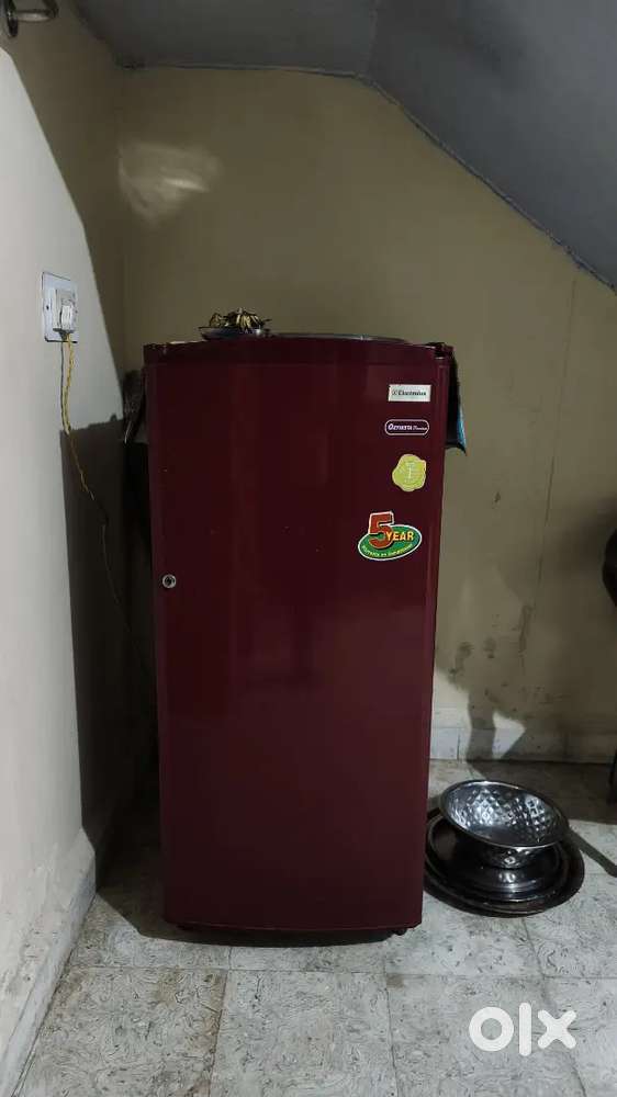 whirlpool fridge 165L in 4000 rupees