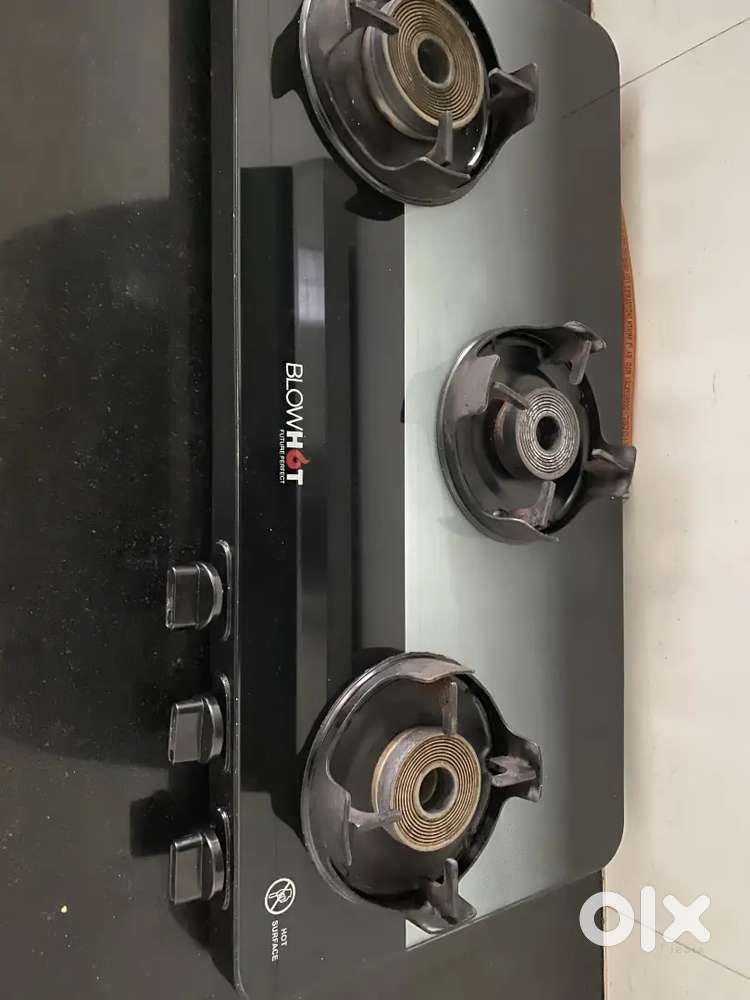 Gas stove with 3 burner