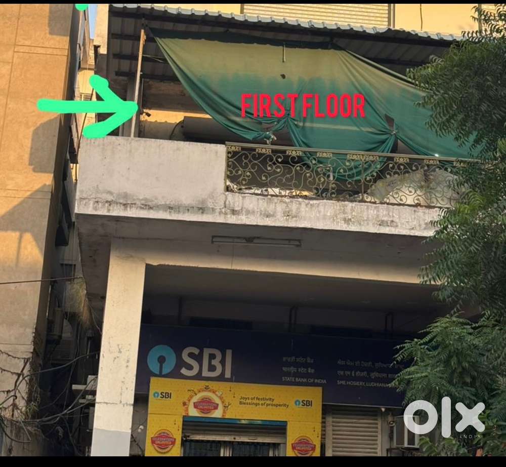for rent in commercial builduing 1st floor on prime location