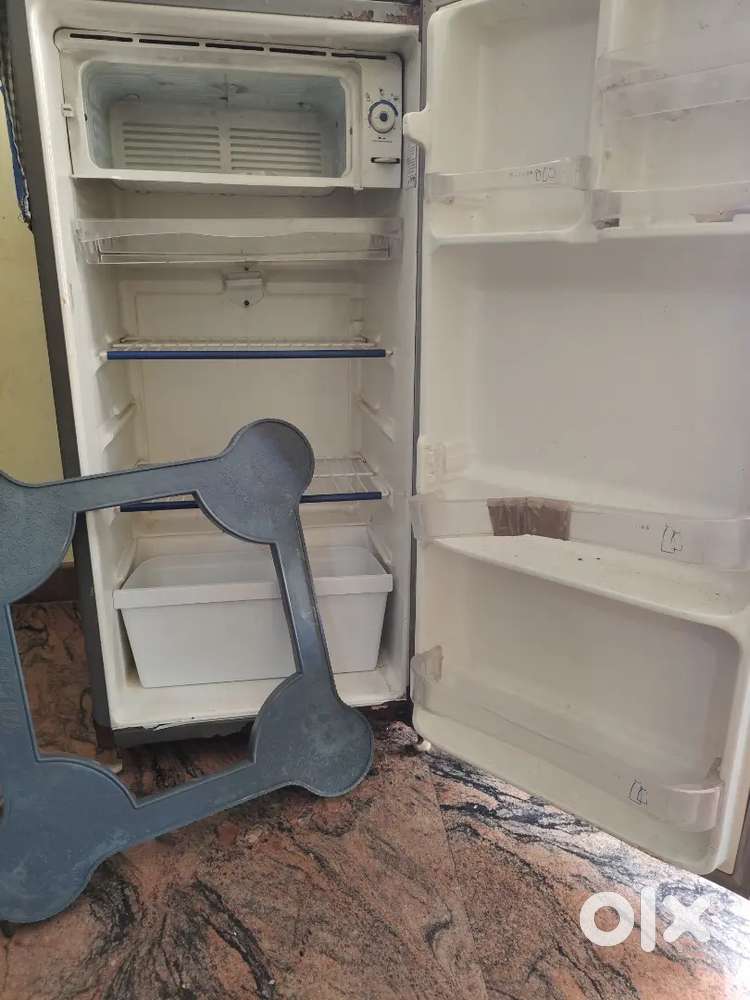 Single door refrigerator