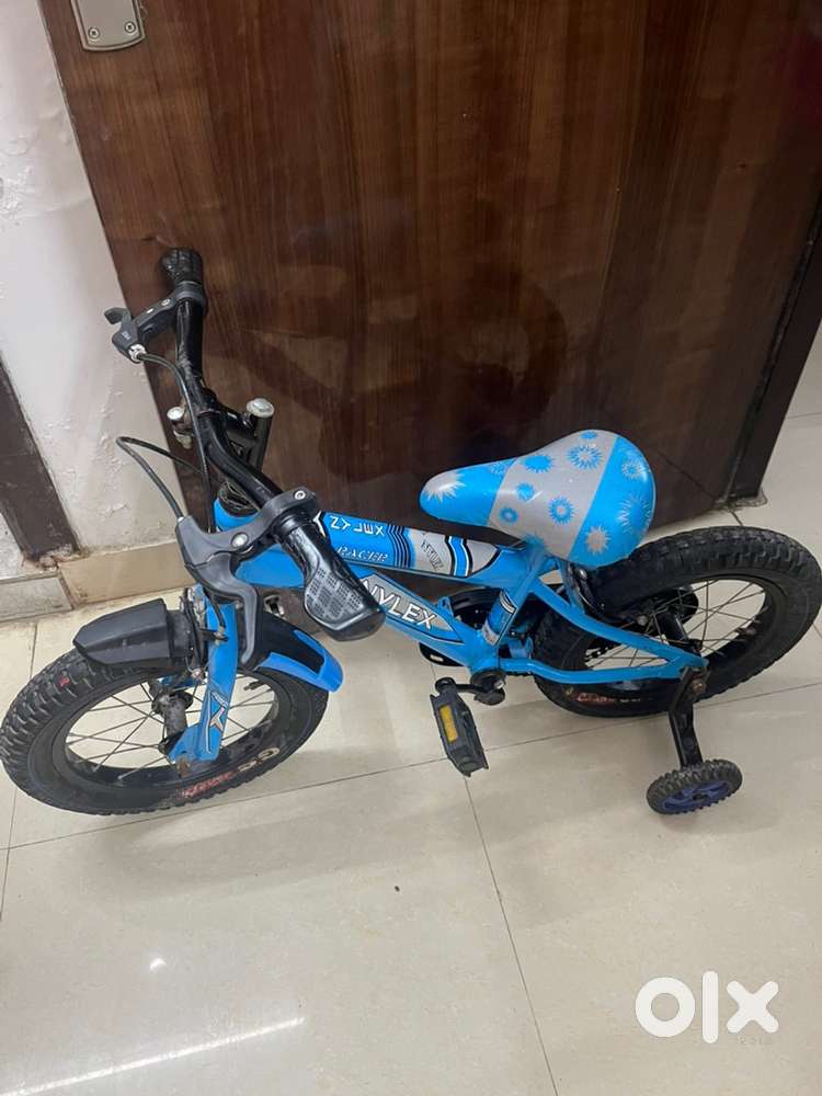 Kids Bicycle one month old like a new all working