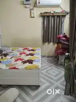 Bahut hi acha ready to move ghar hai main area mein
