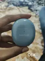 Selling earbuds
