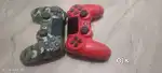 2 PS4 controllers