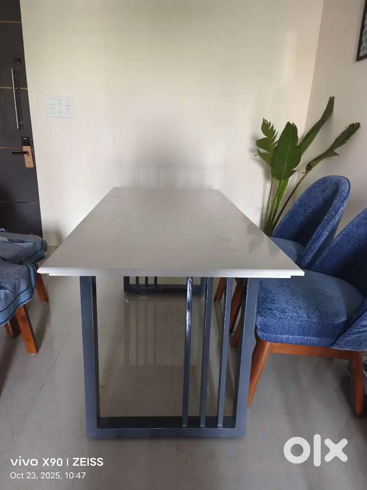Dinning table