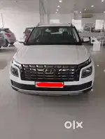 Hyundai Venue 1.2 S (O), 2022, Petrol