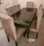 6 Seater Dining Table on urgent Sale