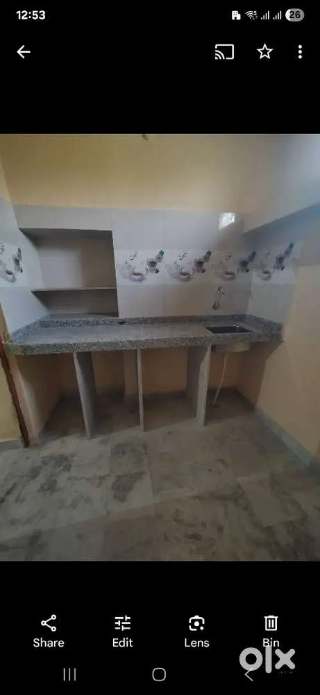 Room for rent with kitchen or lat bath