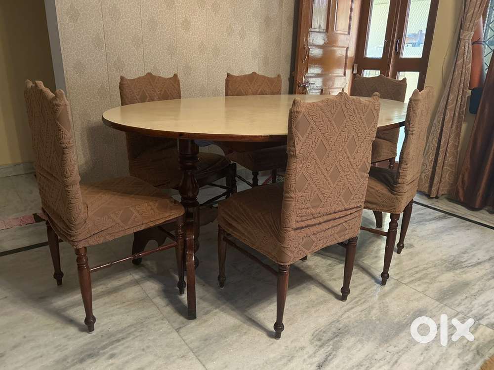 Sturdy, beautiful, solid wood dining table with 6 chairs