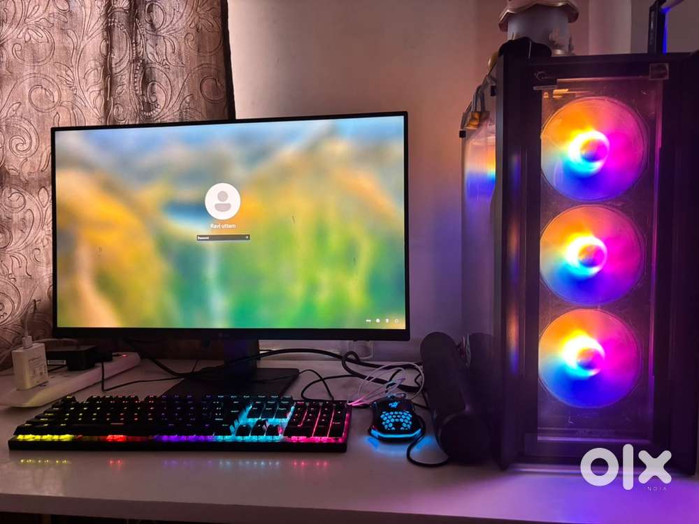Gaming pc with monitor