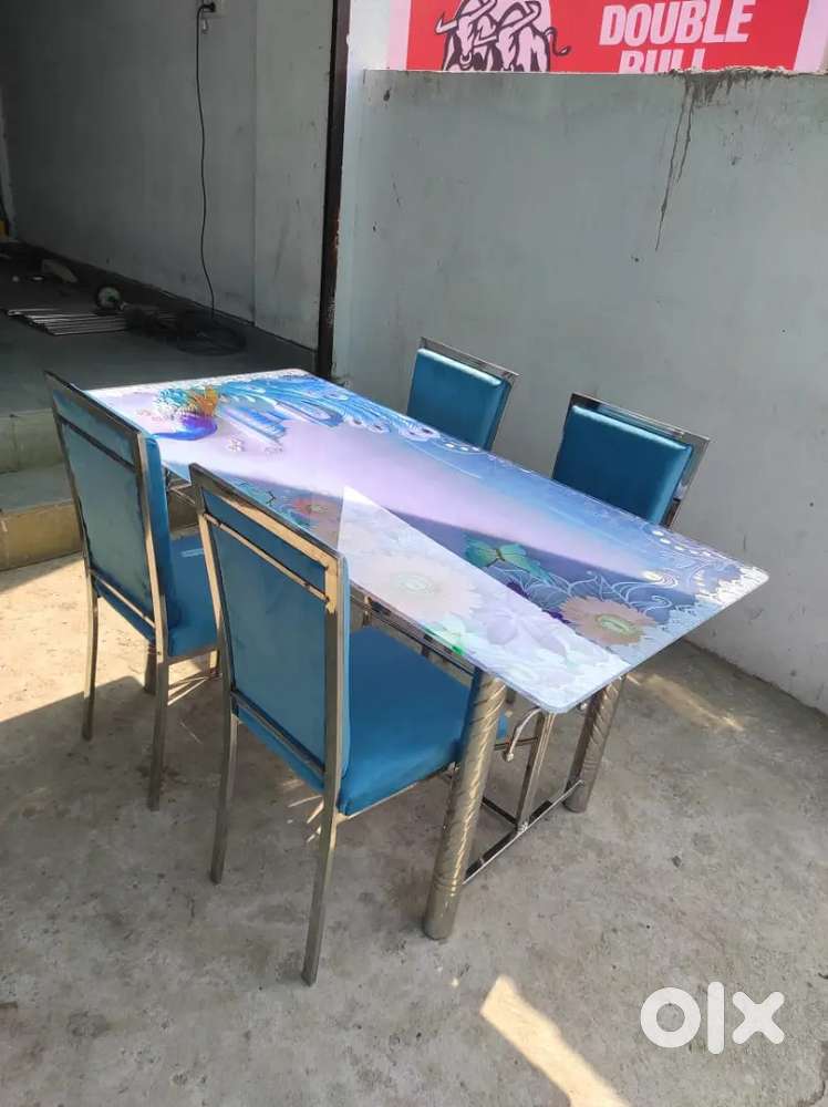 New 5 seater dinning table