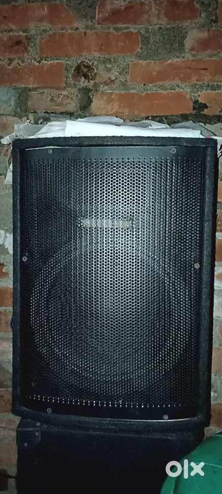 Speaker box