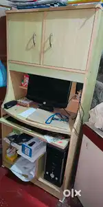 Computer table