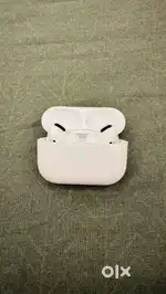 Airpods pro (1st gen) with original bill - right bud faulty