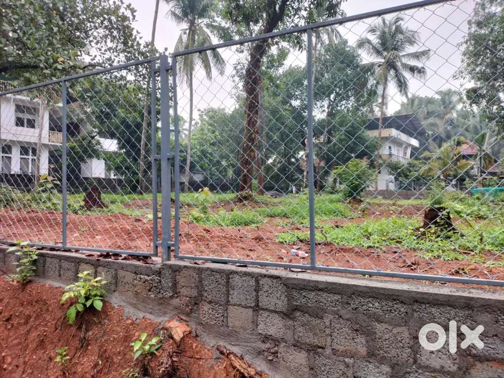 CHAIN LINK FENCING, PVC COATED CHAIN LINK FENCING, BARBED WIRE FENCING