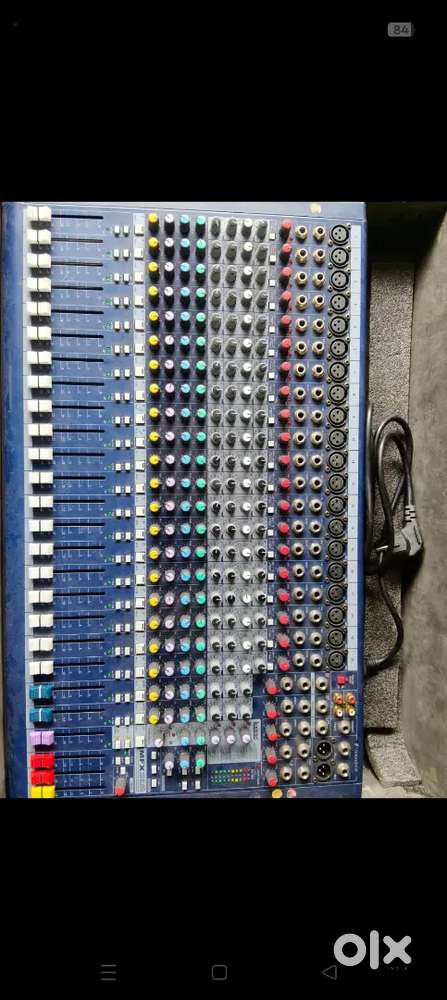 Soundcraft mixer