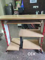 Computer table