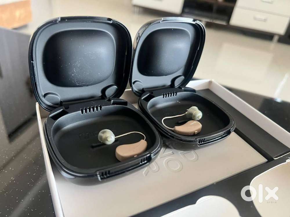 Almost New Widex Hearing Aid (2 pieces)