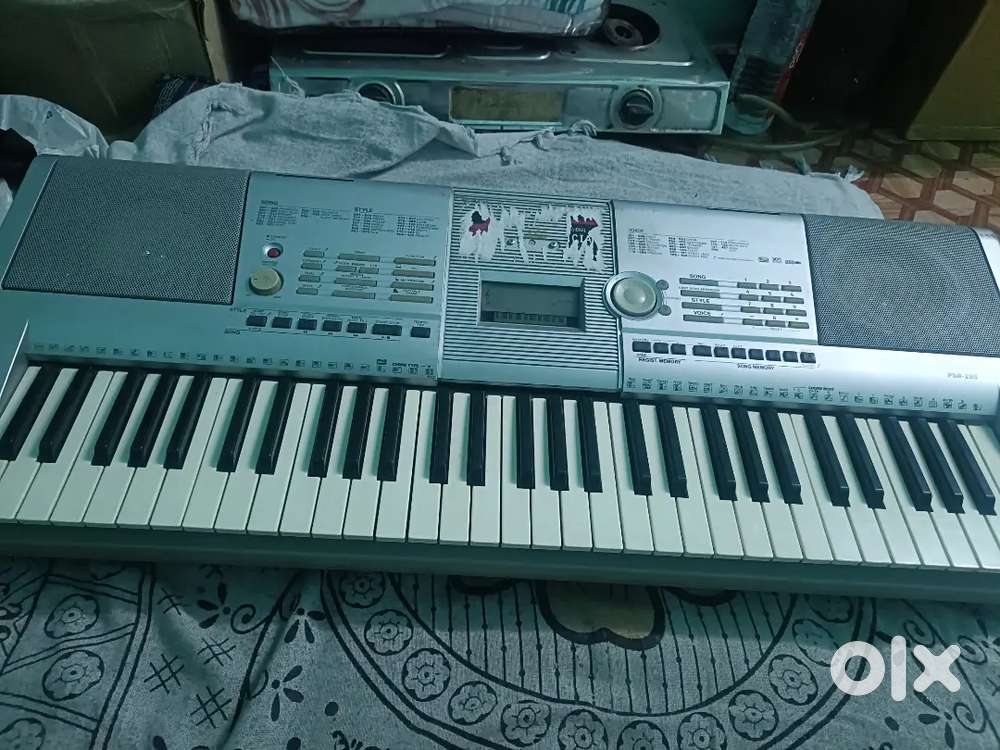 Yamaha PSR 295 model