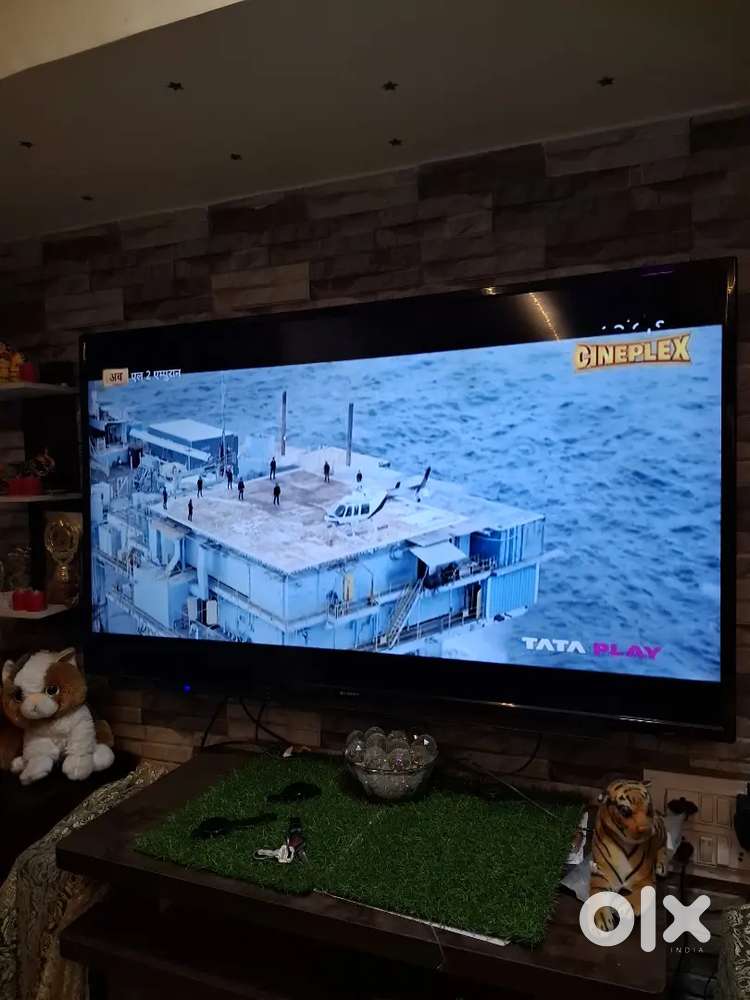 crown 55inch tv full hd