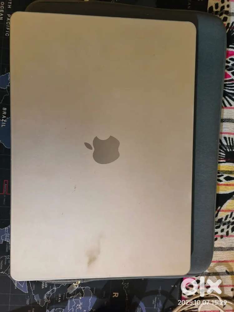 APPLE MACBOOK Air