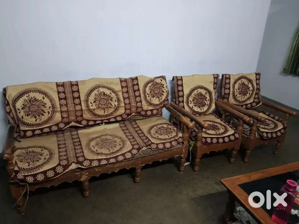 1 long sofa and 2 short sofa