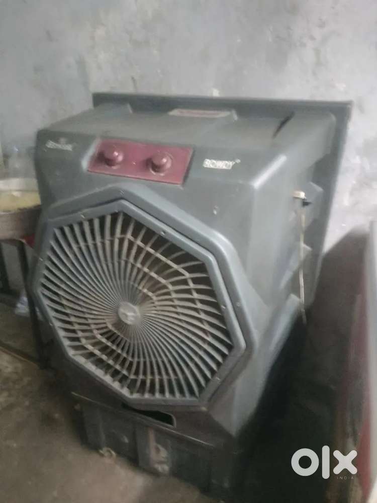 Colar hai achavhai 2 sal purana hai
