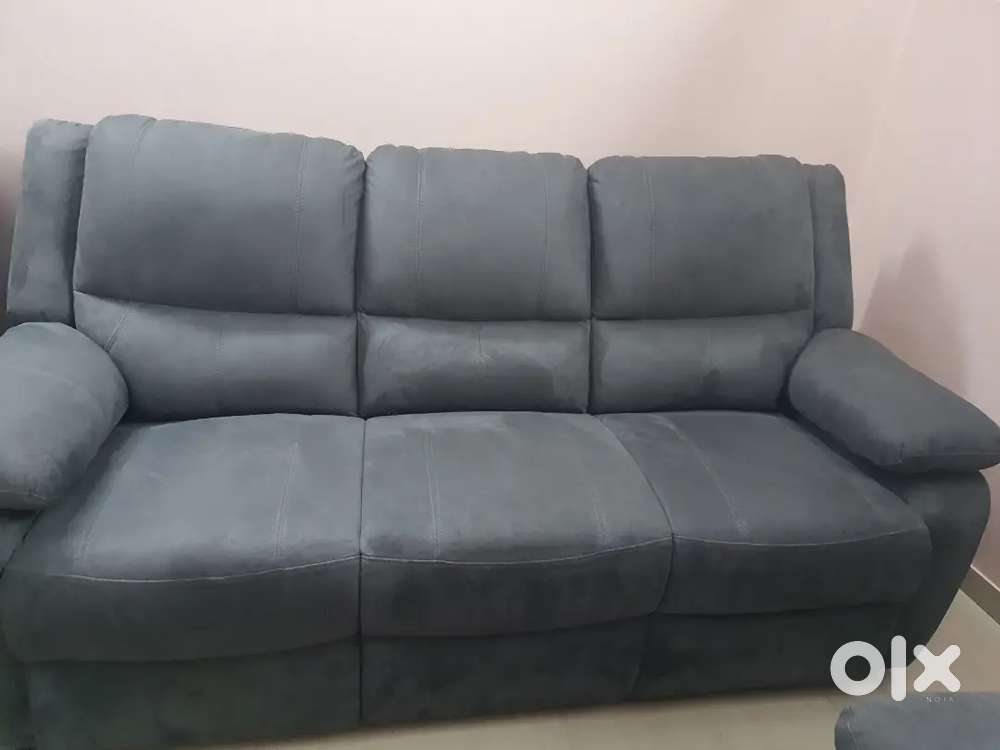 3+1+1 sofa with 2 recliners