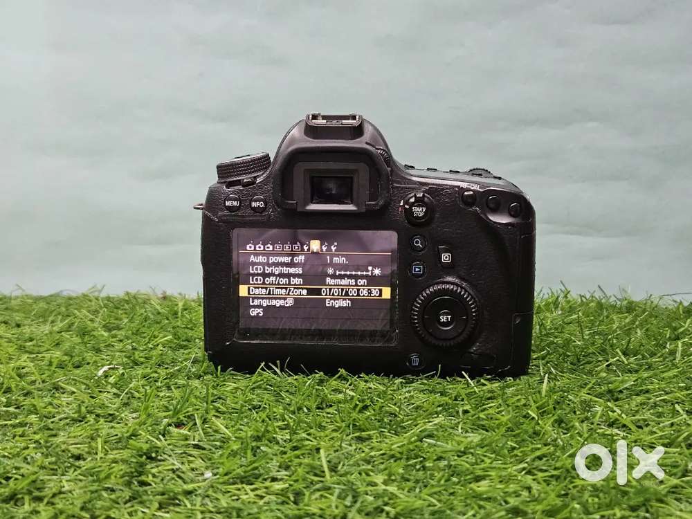 Canon EOS 6D DSLR Camera with 24-105mm Lens 20.2MPFull-Frame Sensor