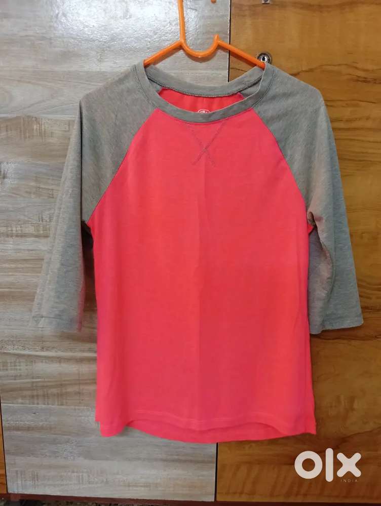 Clothes for teenagers, casual wears and fashionable clothes