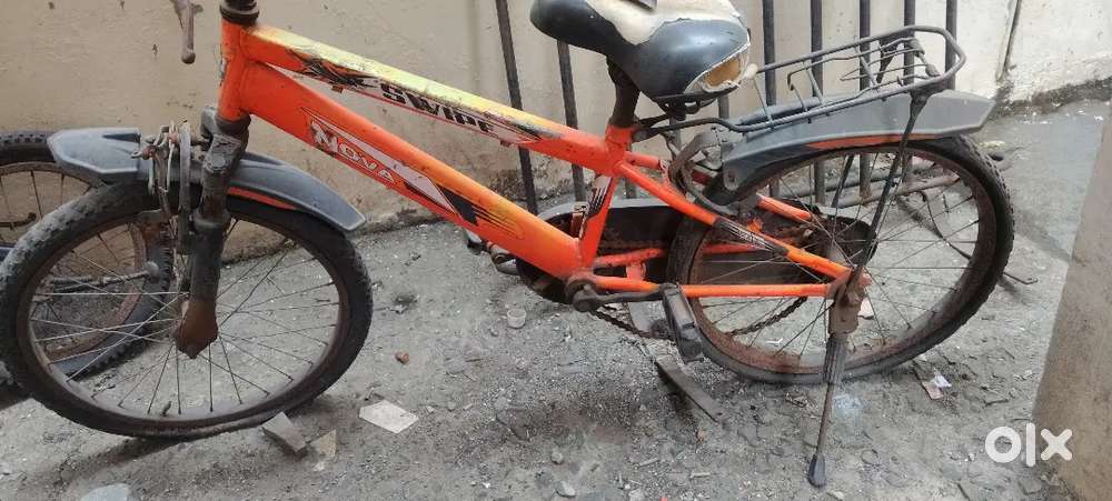 400me. 2..Cycle..1.ka.200.rupya. repairing karna padega