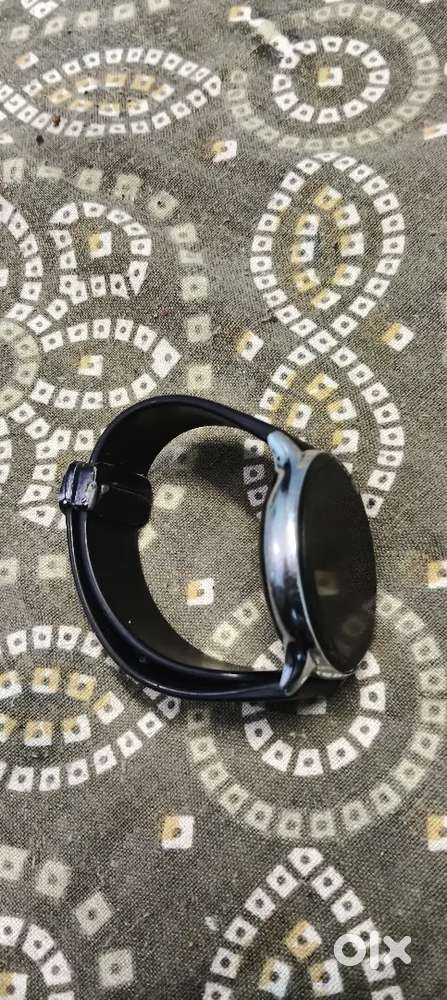 A fireboltt phoneix pro