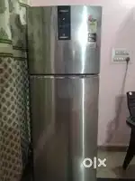 Whirlpool brand new fridge 1 year old with no scratch
