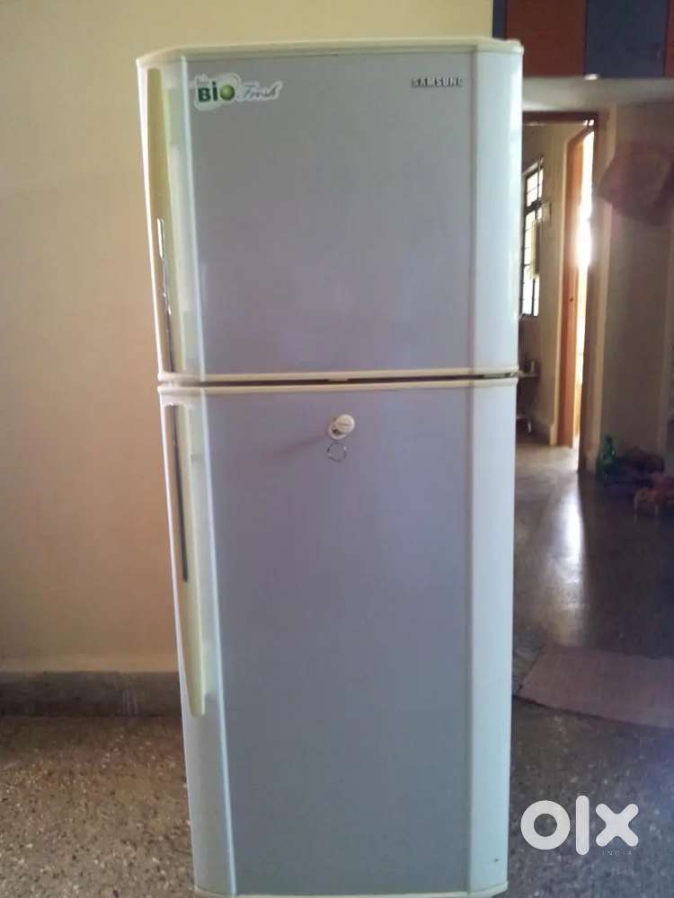 SAMSUNG double door refrigerator 230L