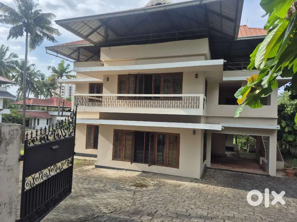 Kakkanad padamugal 75cent old house for sale
