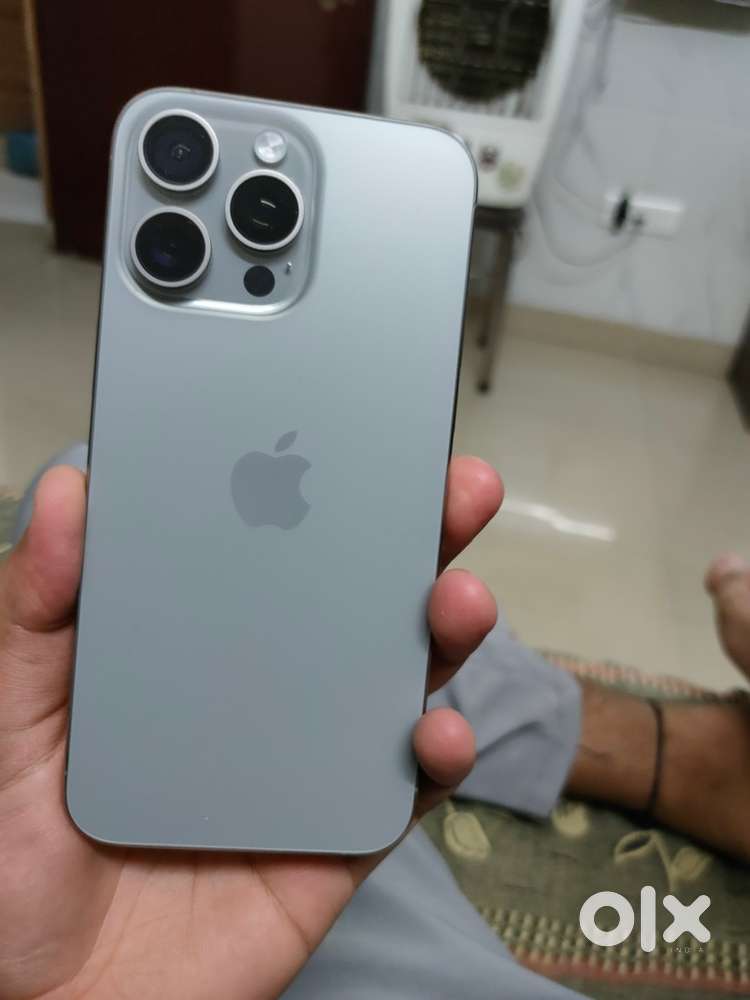 Apple iphone 15 pro max 256 Gb natural titanium colour