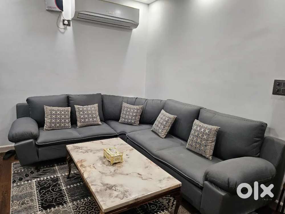 Stylish & Comfortable Sofa for Sale – Great Condition!