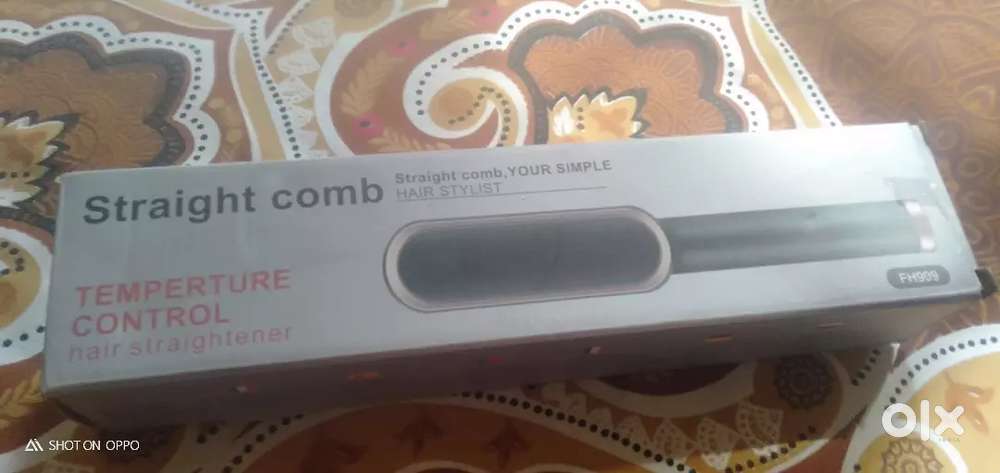 Straight comb Hair straightener