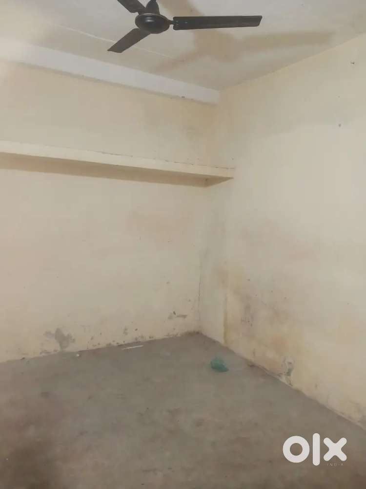 Roommate needs (Decent Roomates) price 3000