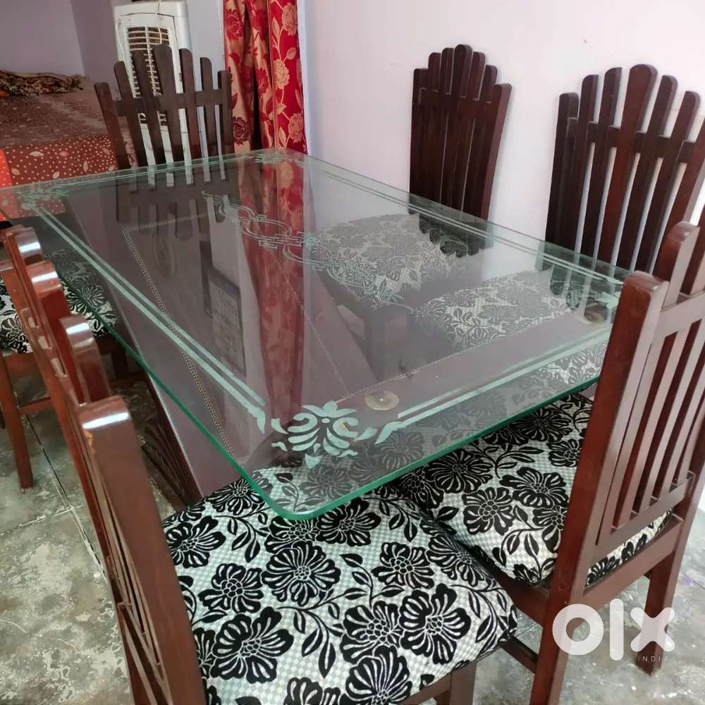 6 seater dinning table